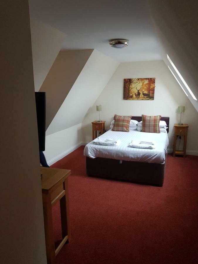 The Station Hotel Alness Exterior photo